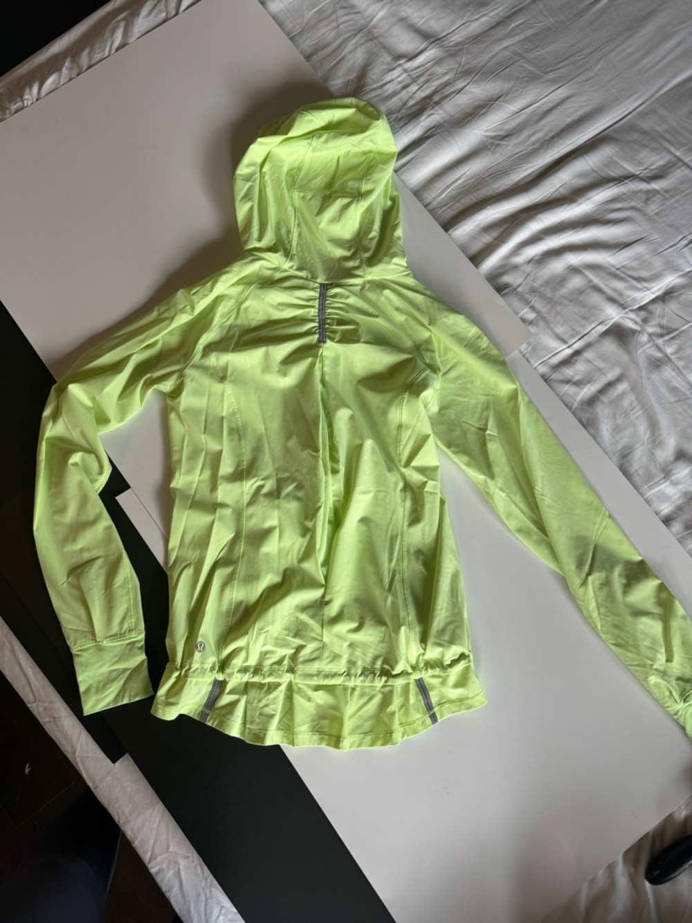 lululemon lightweight water resistant hooded running jacket with reflective trim